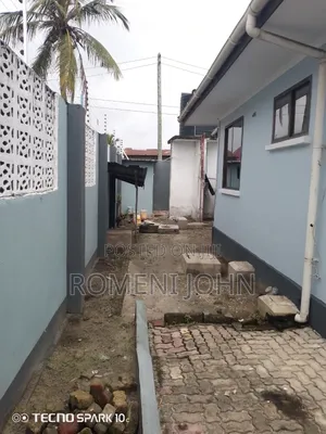 5bdrm House in Tanzania Daresalaam, Ukonga for sale