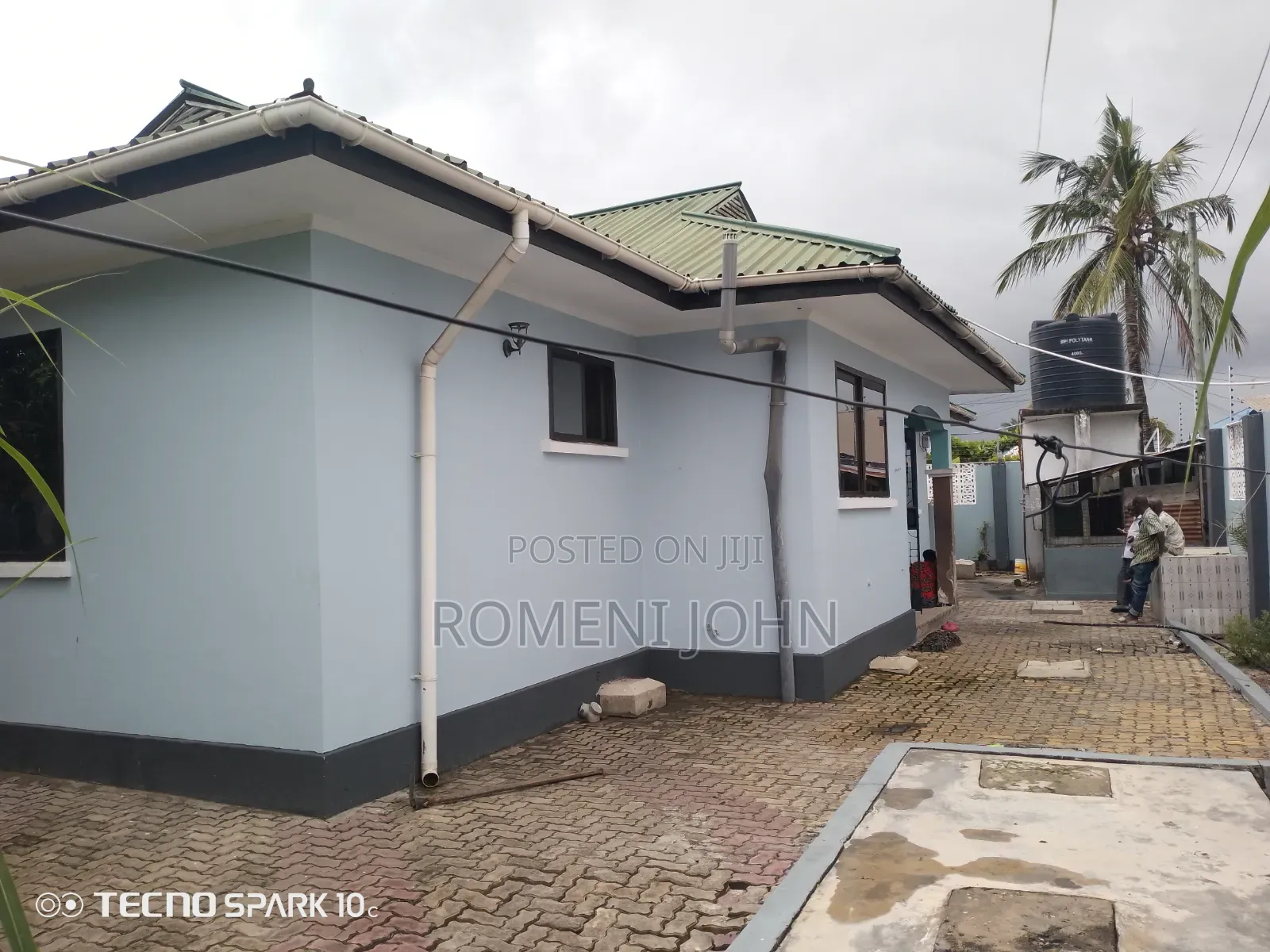 5bdrm House in Tanzania Daresalaam, Ukonga for sale