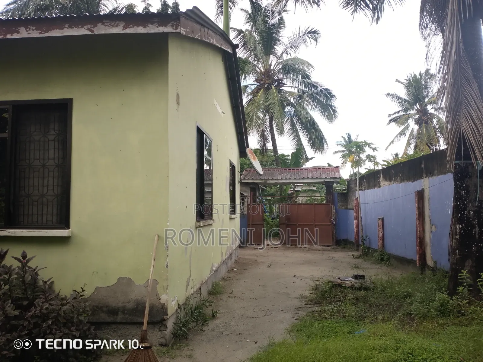 7bdrm Apartment in Tanzania Daresalaam, Ukonga for sale