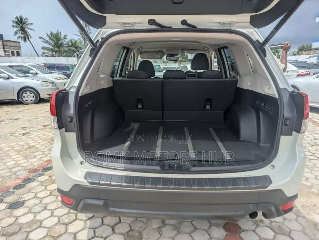 Subaru Forester Touring AWD 2020 White