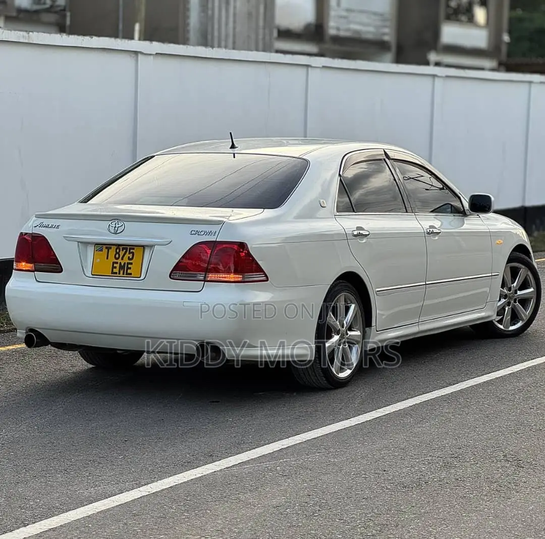 Toyota Crown 2009 Pearl
