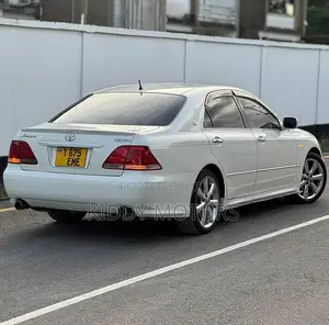 Toyota Crown 2009 Pearl