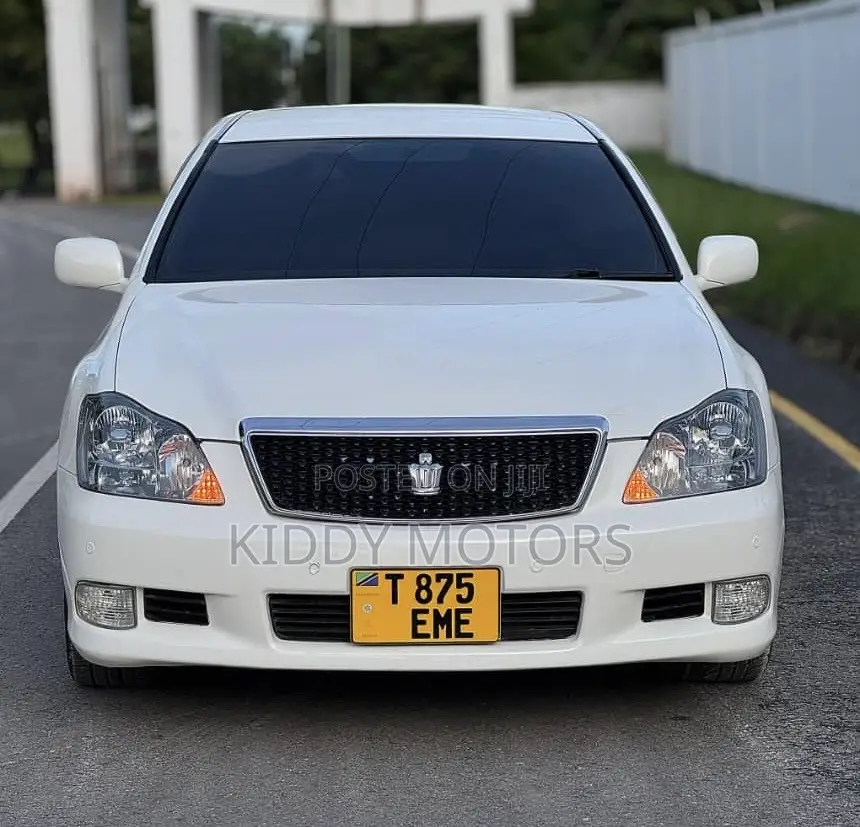 Toyota Crown 2009 Pearl