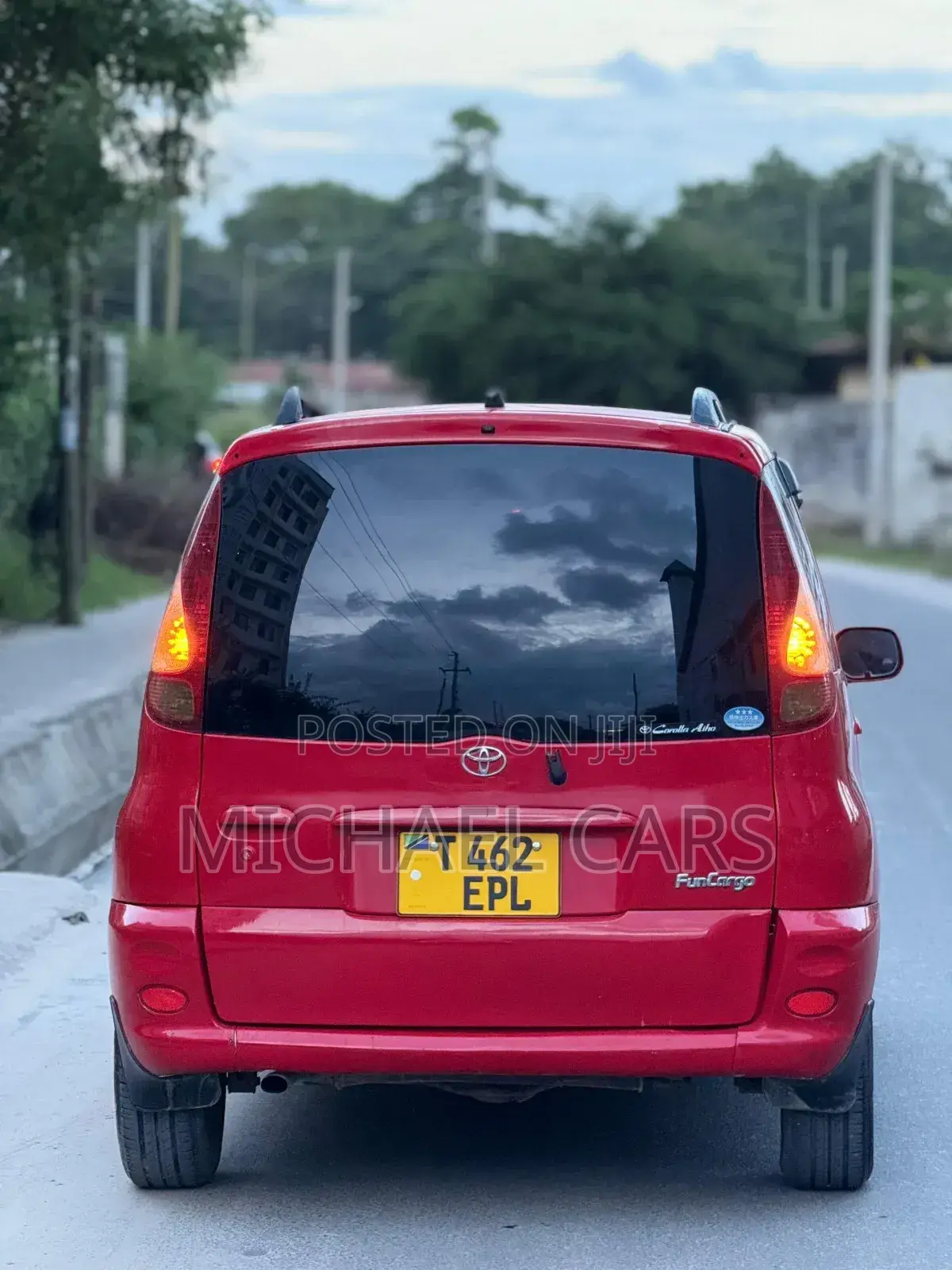 Toyota Fun Cargo 2004 Red