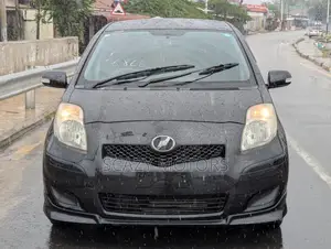 Toyota Vitz 2010 Black