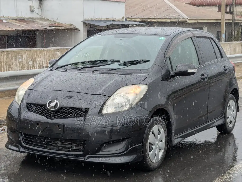 Toyota Vitz 2010 Black