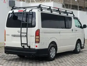 Toyota HiAce 2006 White