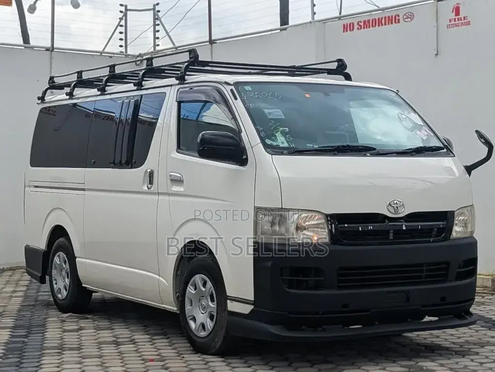 Toyota HiAce 2006 White