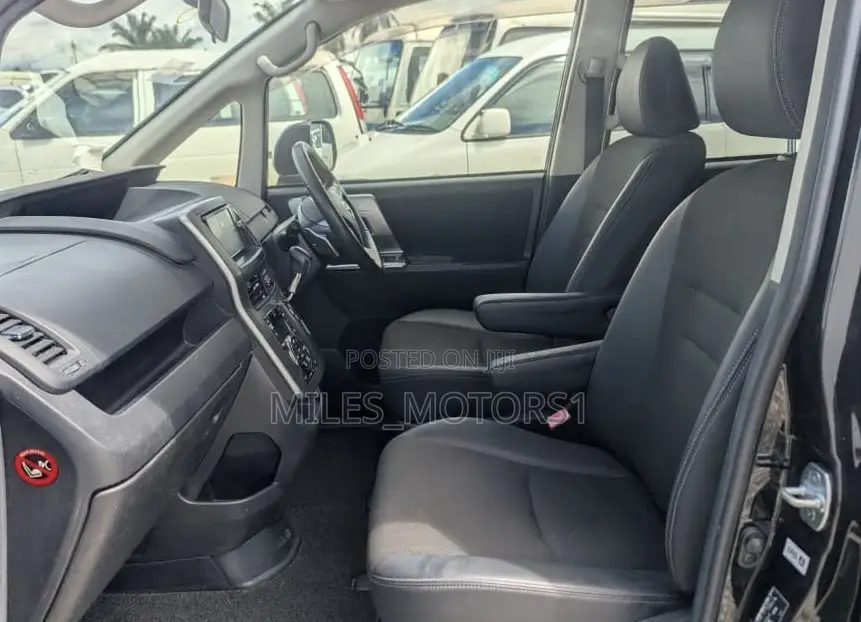 Toyota Noah 2013 Black