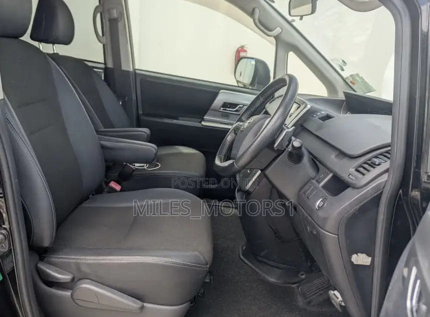 Toyota Noah 2013 Black