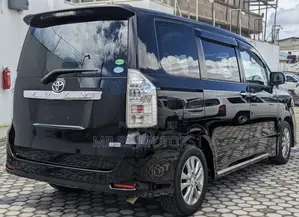 Toyota Noah 2013 Black