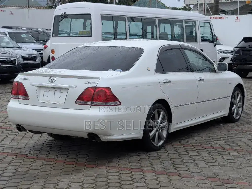 Toyota Crown 2004 White