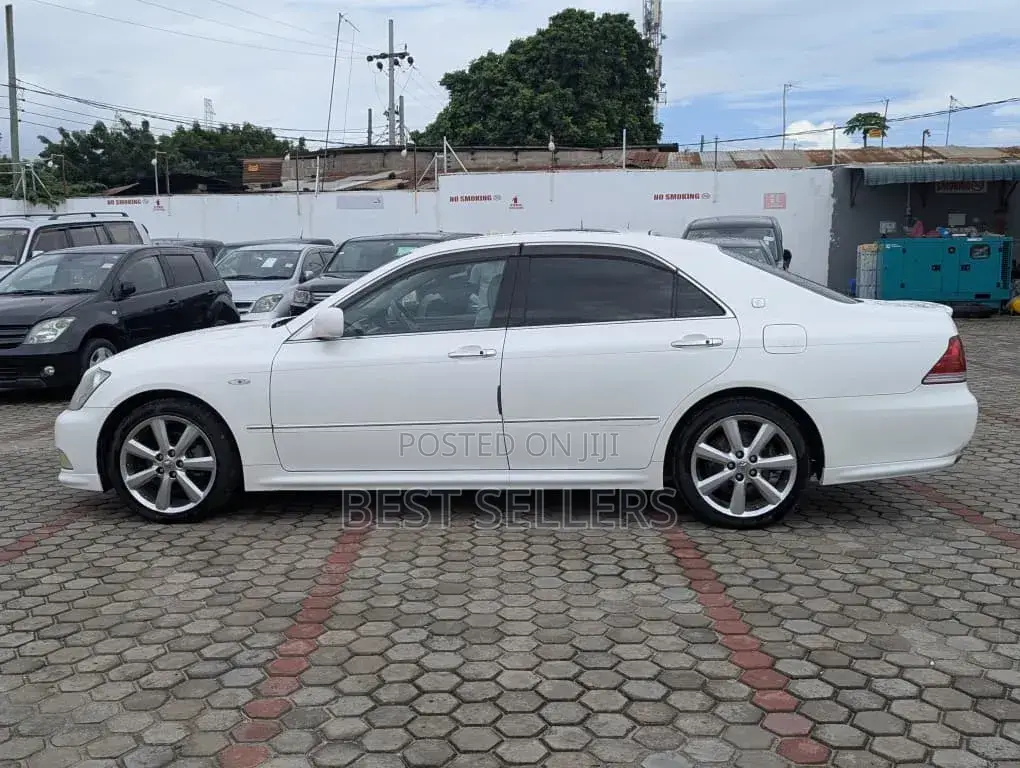 Toyota Crown 2004 White