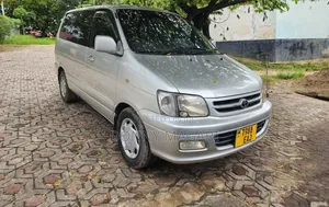 Toyota Noah 2001 Silver
