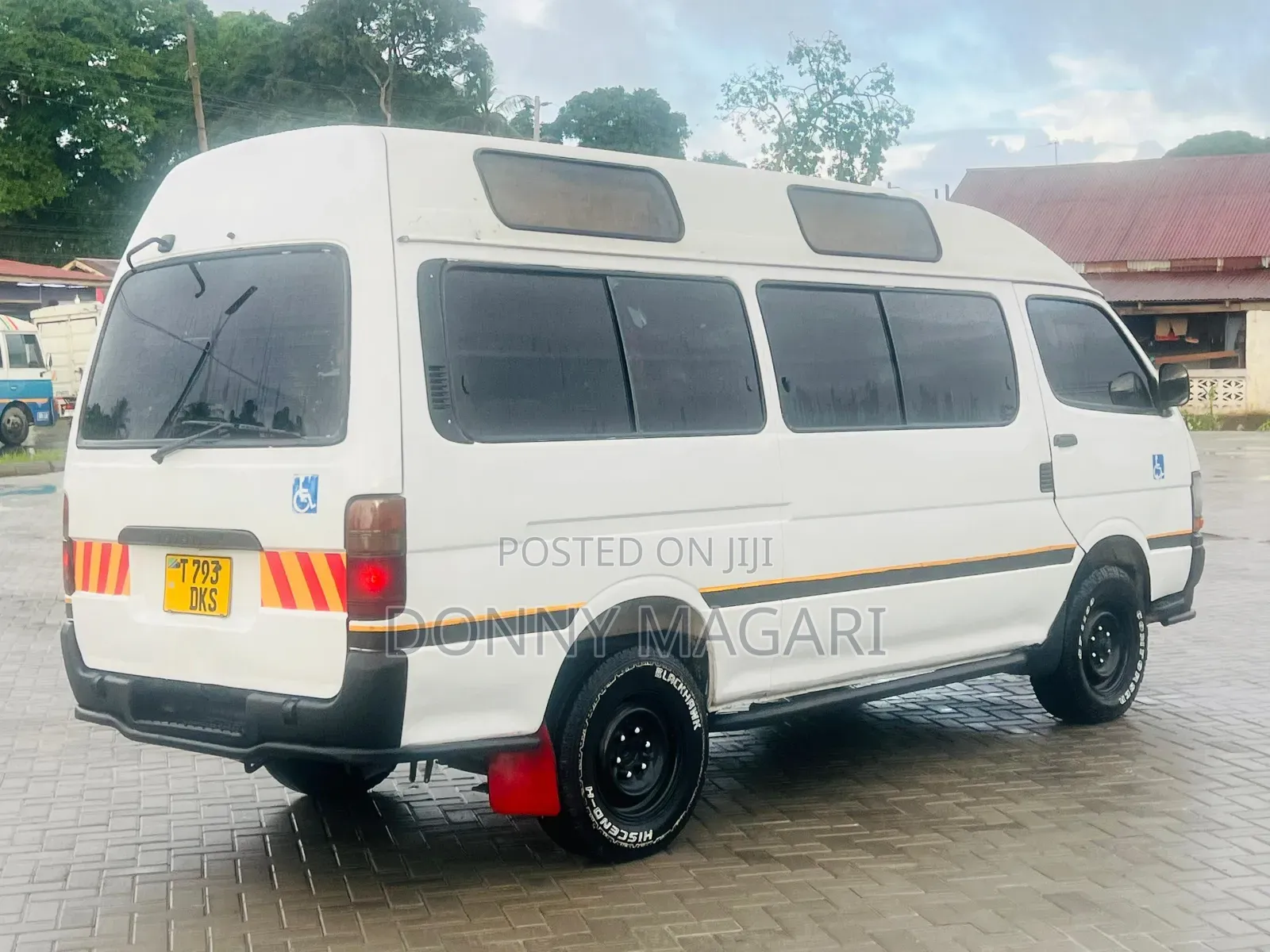 Toyota HiAce 2005 White