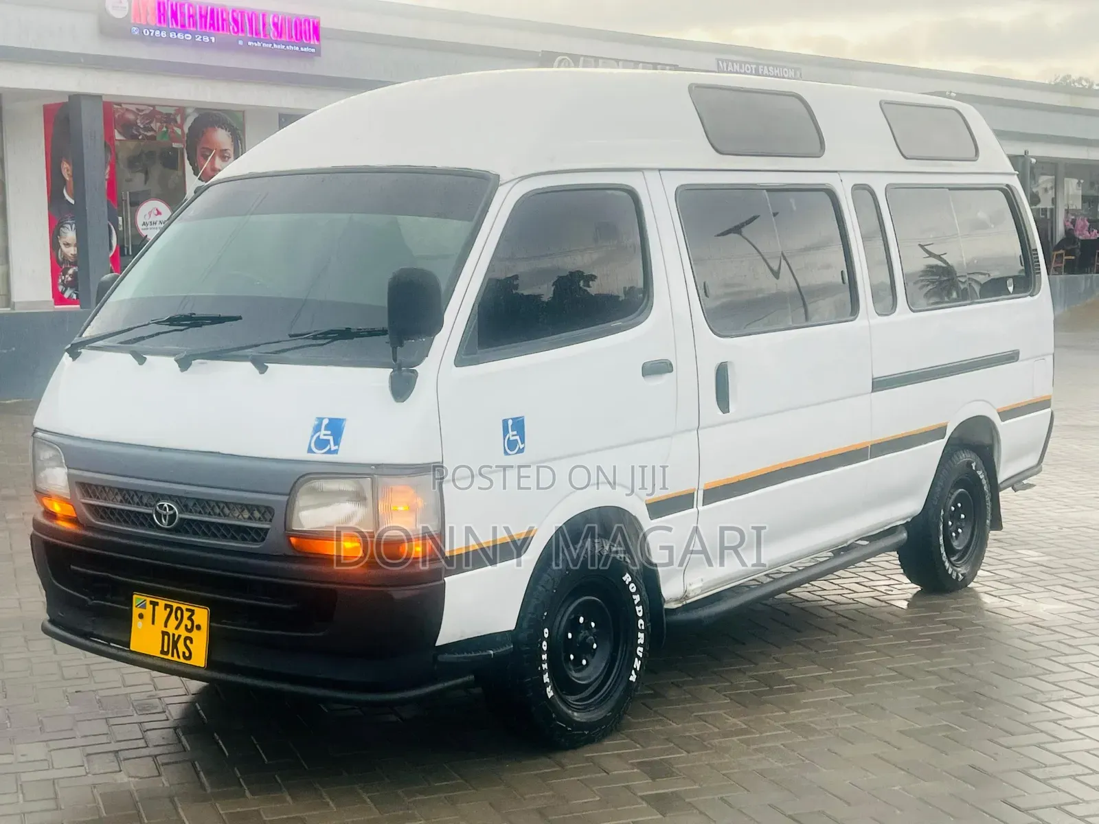Toyota HiAce 2005 White