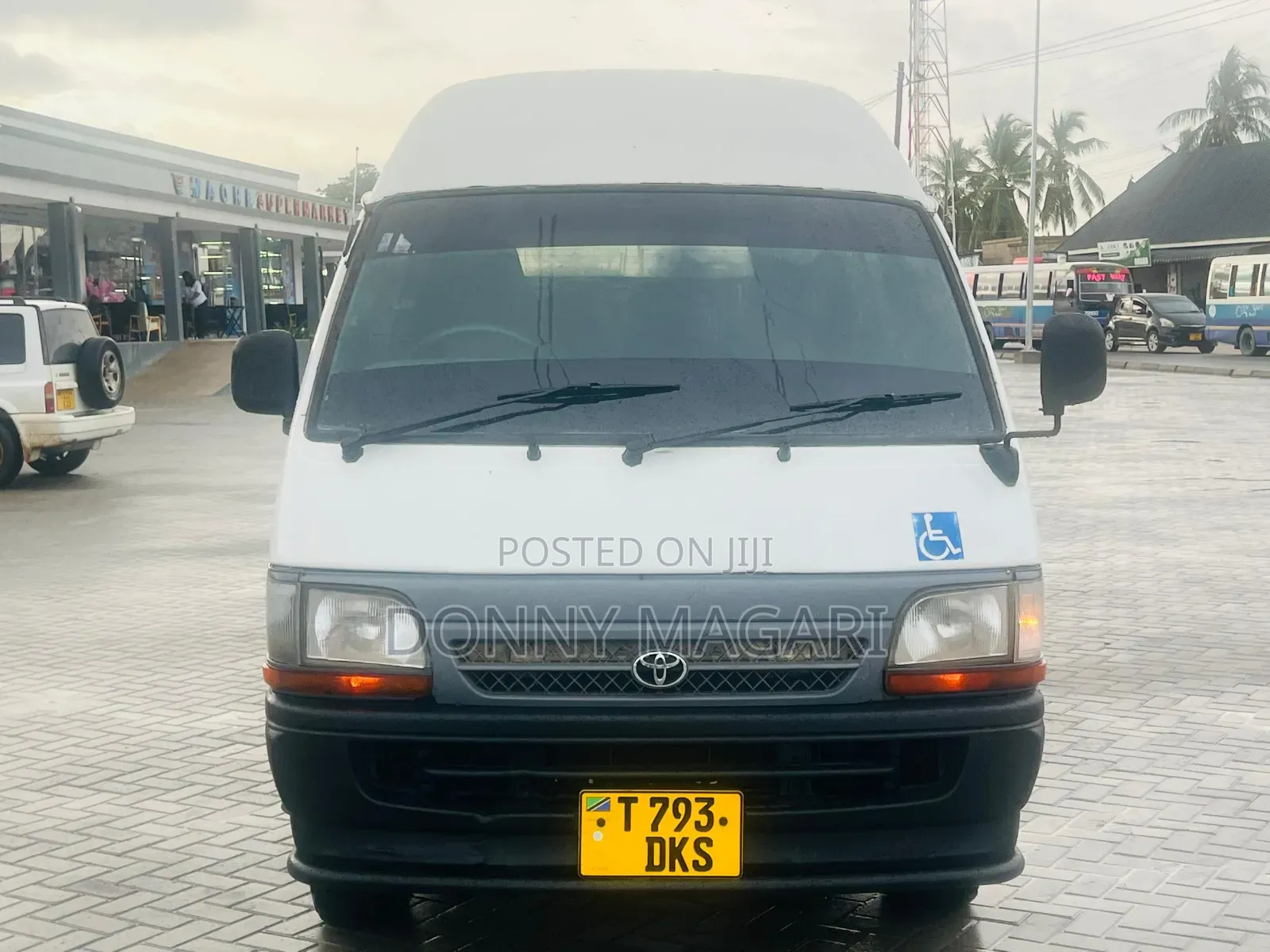 Toyota HiAce 2005 White