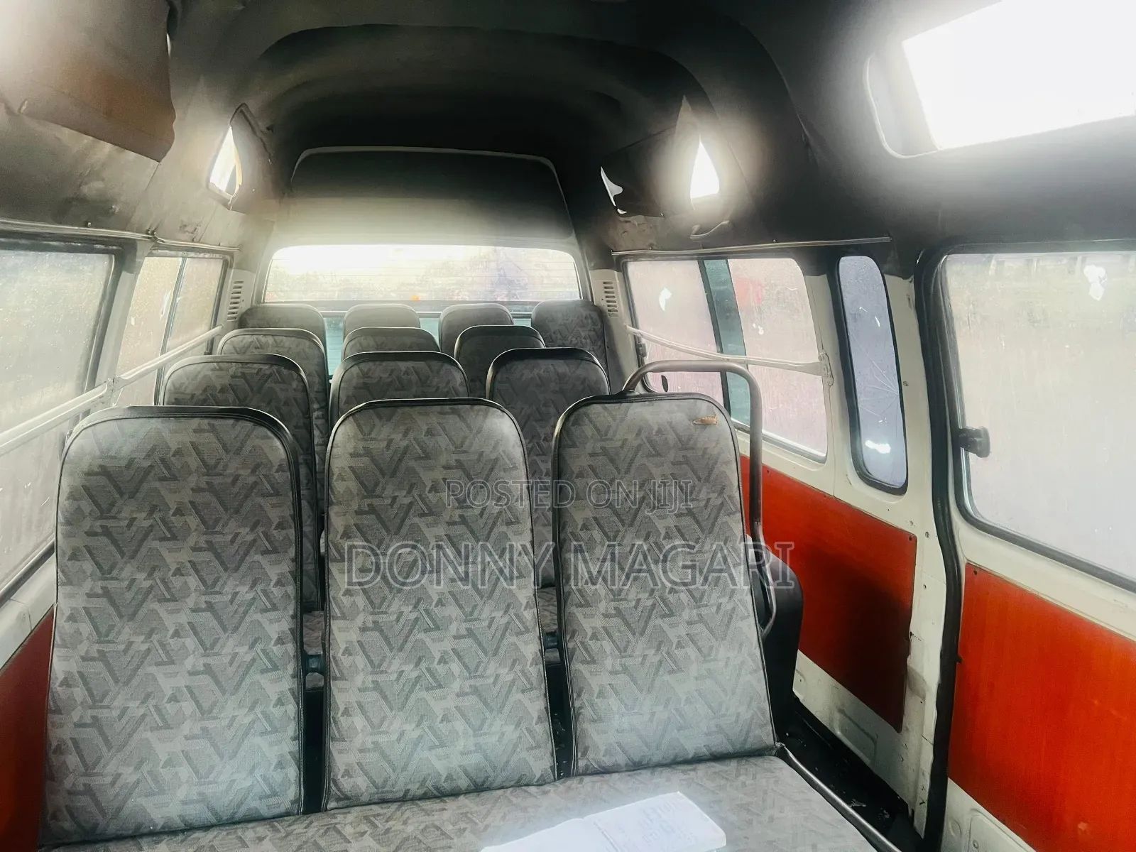 Toyota HiAce 2005 White