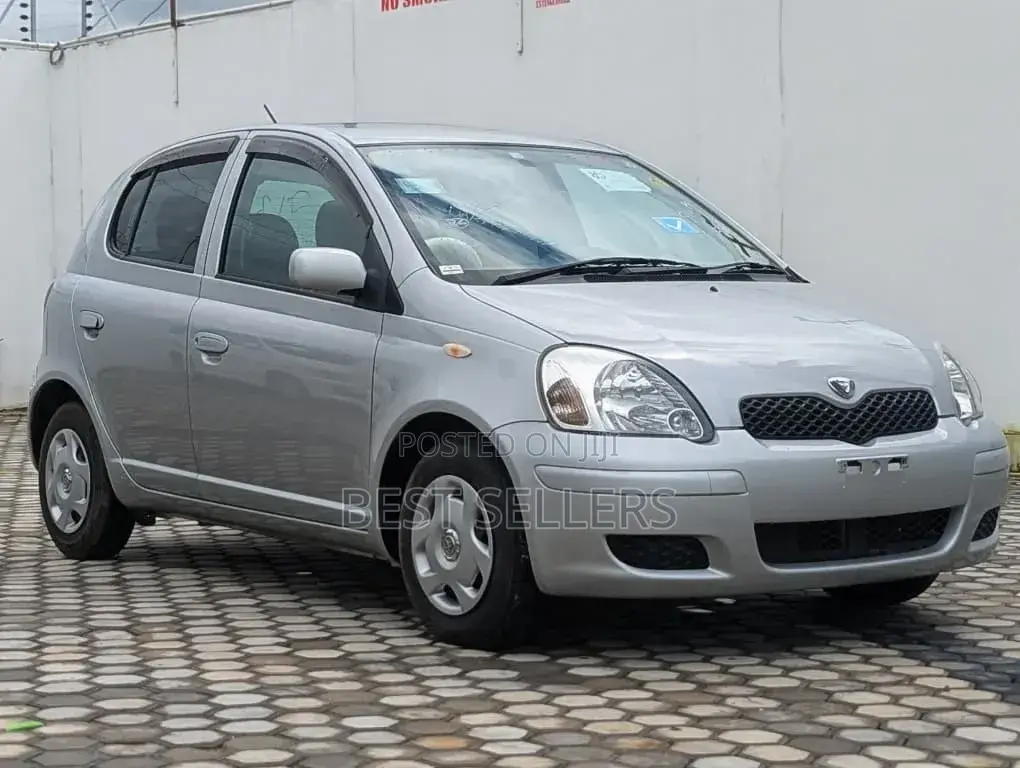 Toyota Vitz 1.3 AWD 3dr 2002 Silver