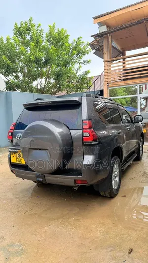 Toyota Land Cruiser Prado 2015 Gray
