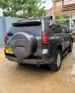 Toyota Land Cruiser Prado 2015 Gray