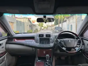Toyota Crown 2009 Silver