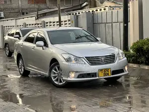 Toyota Crown 2009 Silver