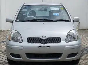 Toyota Vitz 2002 Silver