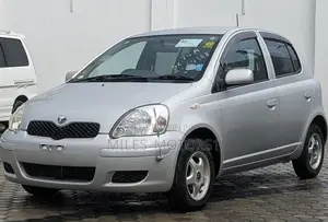 Toyota Vitz 2001 Silver
