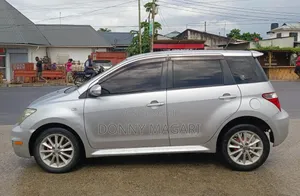 Toyota IST 2006 Silver