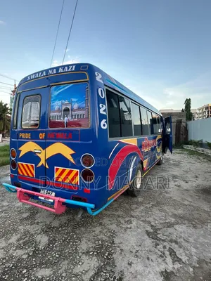 Mitsubishi Fuso Rosa 2004 Blue