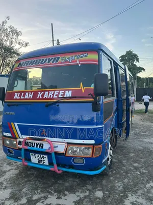 Mitsubishi Fuso Rosa 2004 Blue