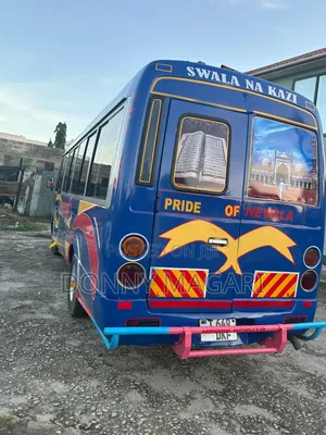 Mitsubishi Fuso Rosa 2004 Blue