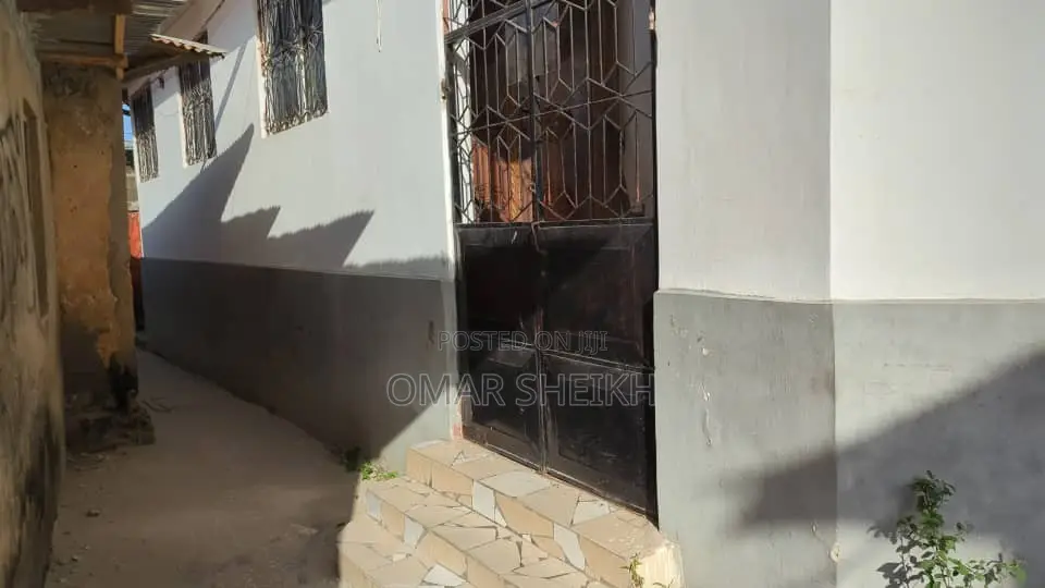 10bdrm House in Mjini for sale