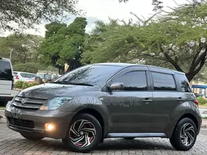 Toyota IST 2005 Gray