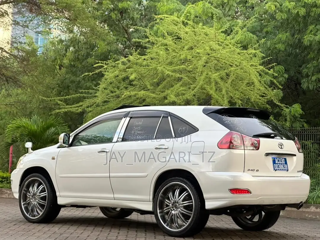 Toyota Harrier 2006 White