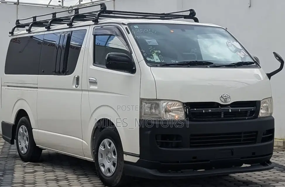 Toyota Quantum 2006 White