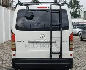 Toyota Quantum 2006 White