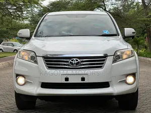 Toyota Vanguard 2010 White