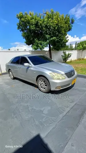 Toyota Crown 2004 Silver
