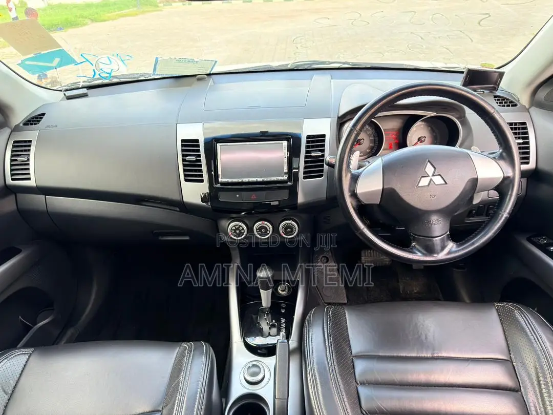 Mitsubishi Outlander Sport ES 2011 White