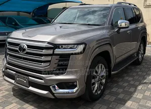New Toyota Land Cruiser LC300 2025 Gray