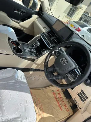 New Toyota Land Cruiser LC300 2025 Gray