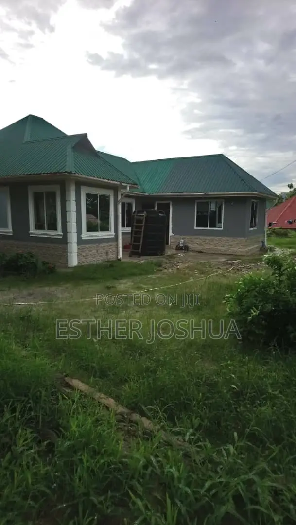 6bdrm Apartment in Mbezi for sale