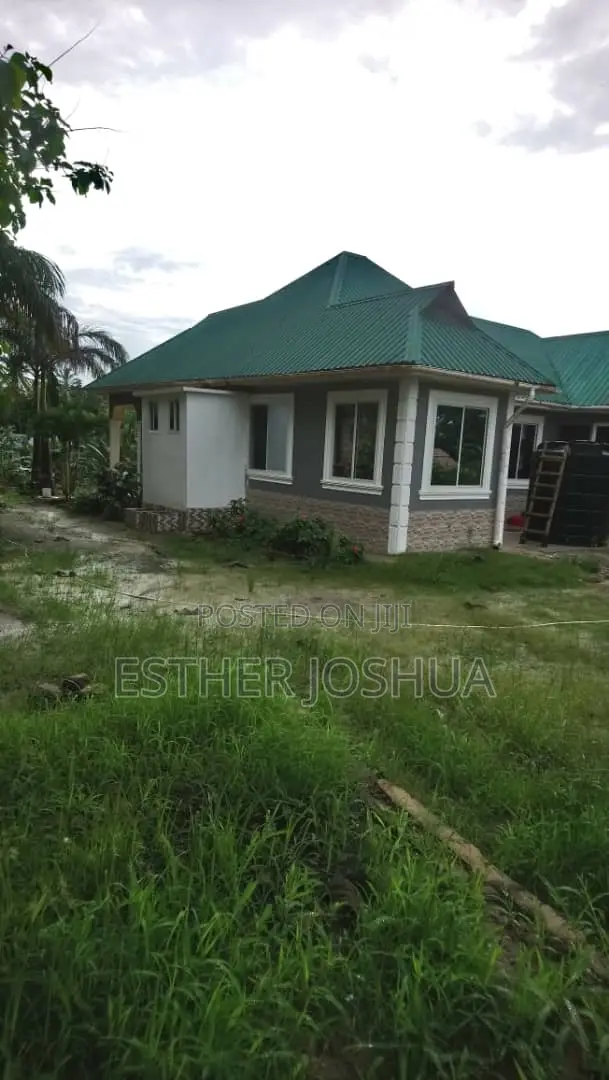6bdrm Apartment in Mbezi for sale