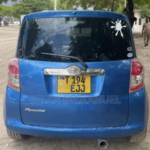 Toyota Ractis 2005 Blue