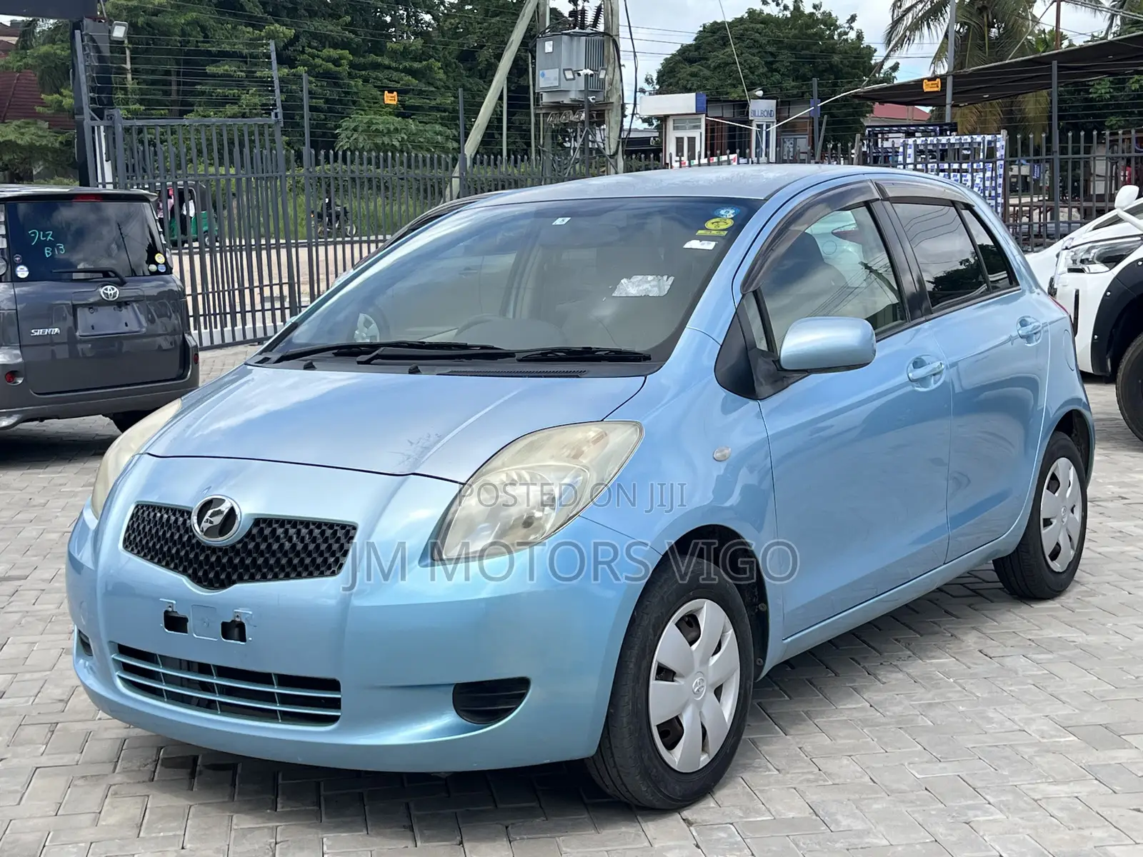 Toyota Vitz 2008 Blue