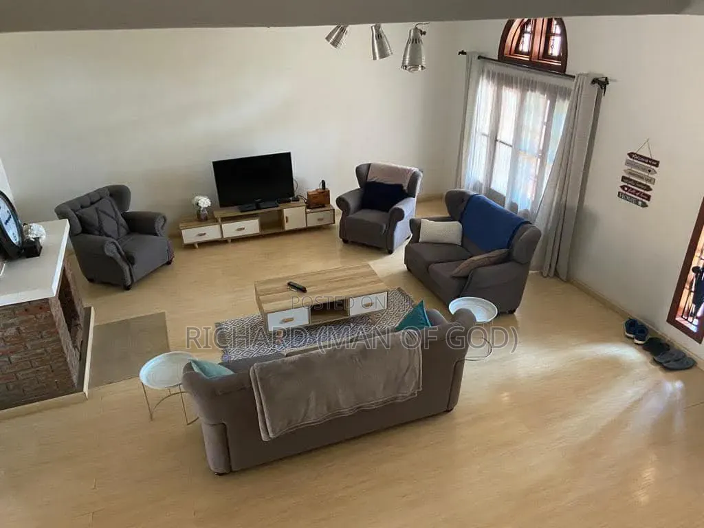 5bdrm Bungalow in Njiro for sale