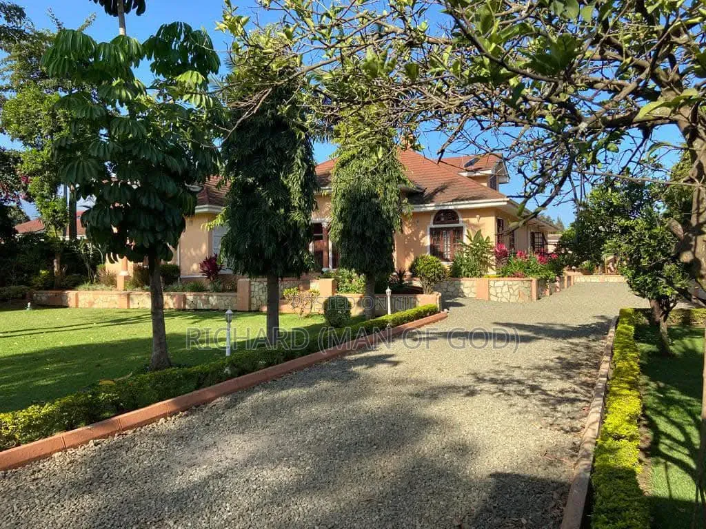 5bdrm Bungalow in Njiro for sale