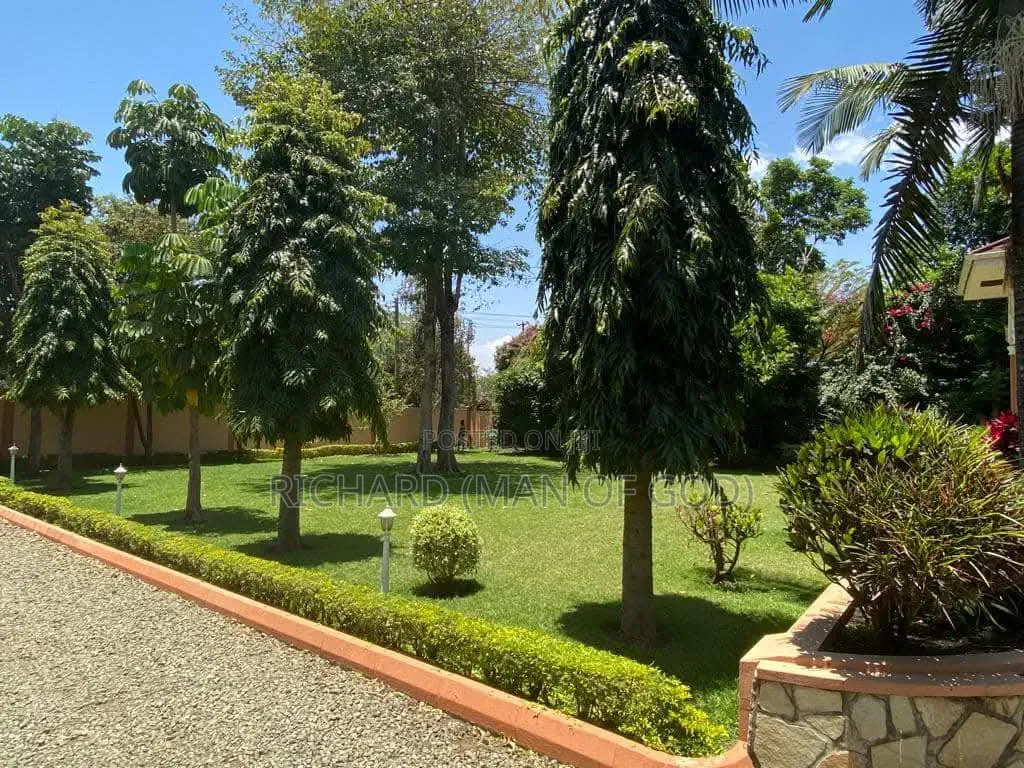 5bdrm Bungalow in Njiro for sale